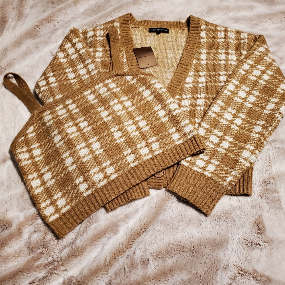 2 Piece set Sweater with crop top brown plaid-Size Large